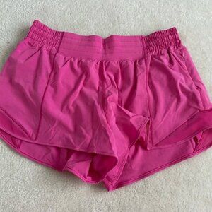 Lululemon Hotty Hot Low-Rise Lined Short 2.5"